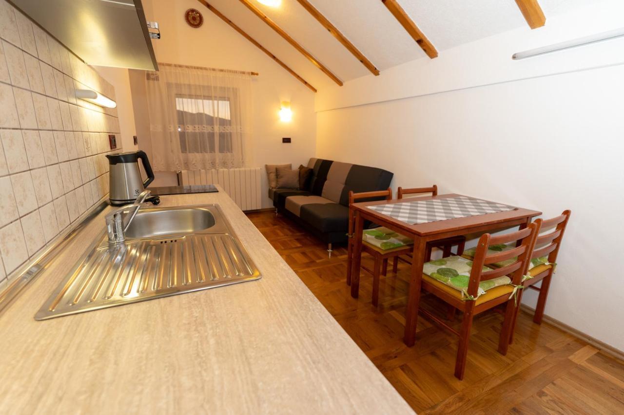 Apartman Miramare Otočac Екстериор снимка