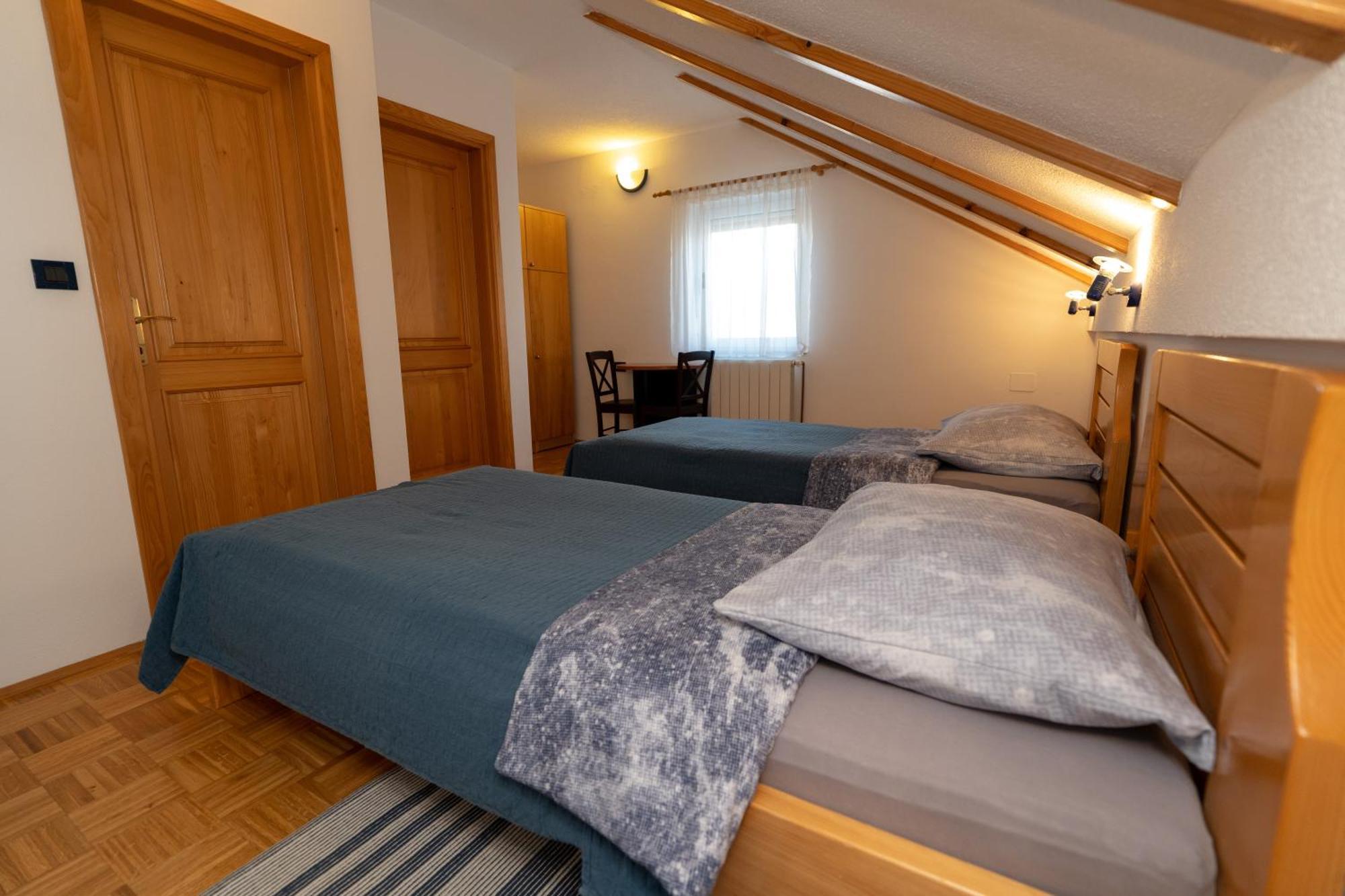 Apartman Miramare Otočac Екстериор снимка