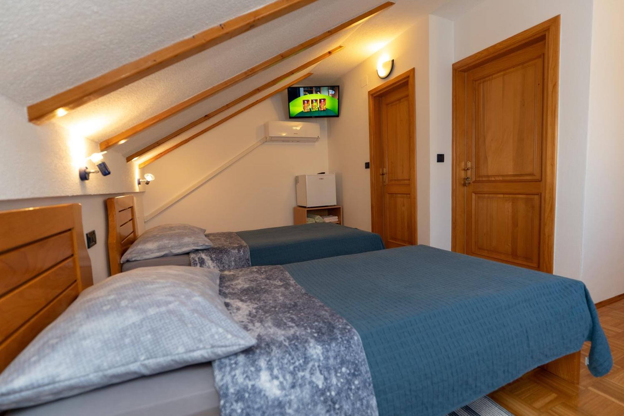 Apartman Miramare Otočac Екстериор снимка