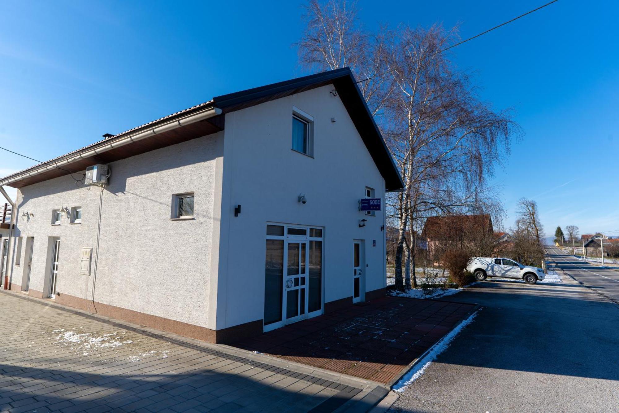 Apartman Miramare Otočac Екстериор снимка