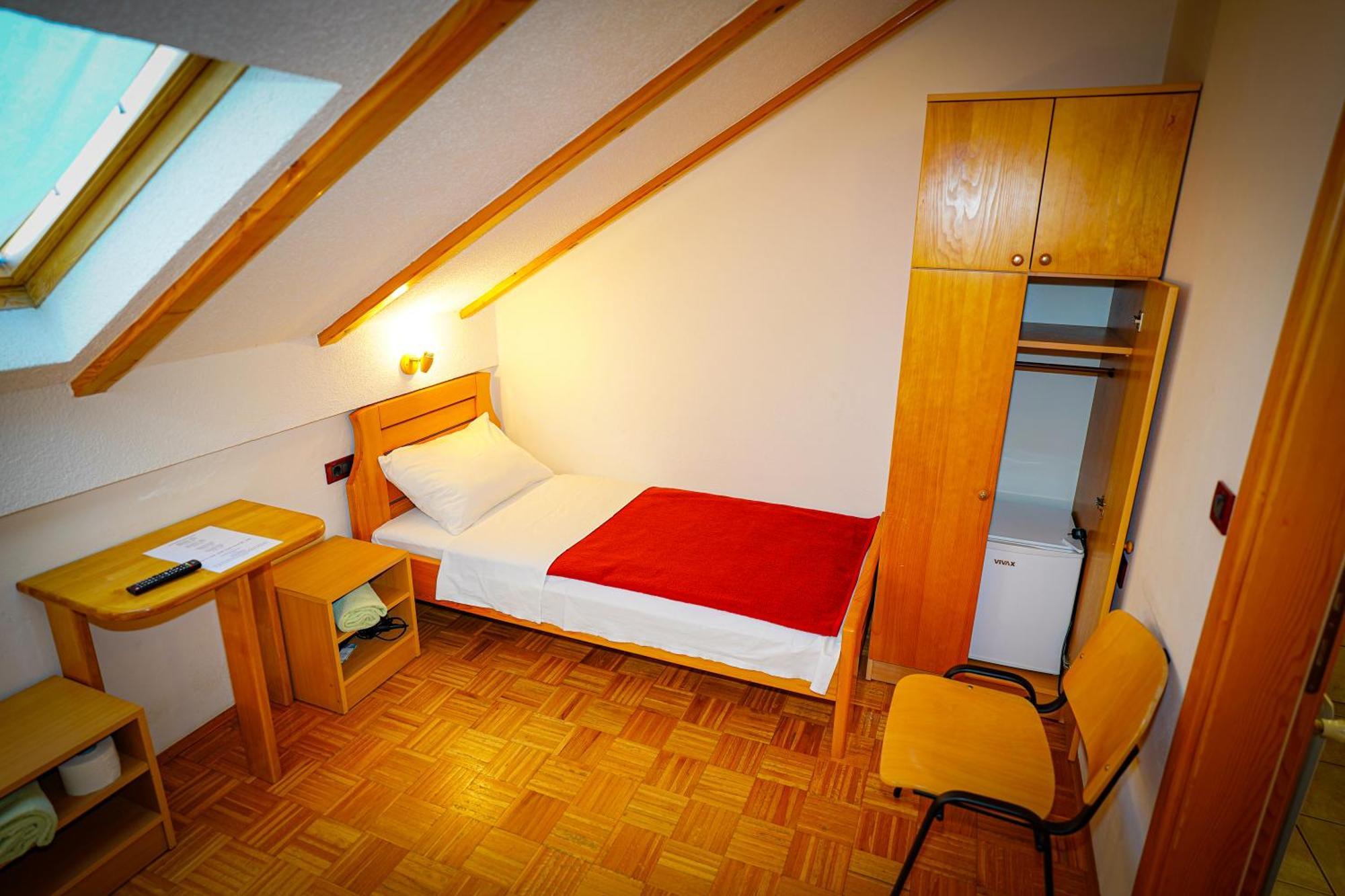Apartman Miramare Otočac Екстериор снимка