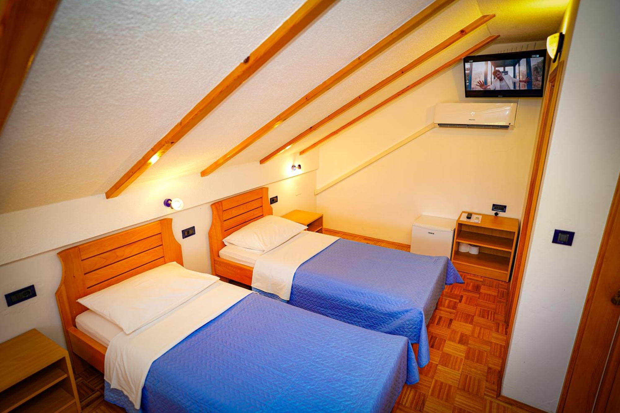 Apartman Miramare Otočac Екстериор снимка