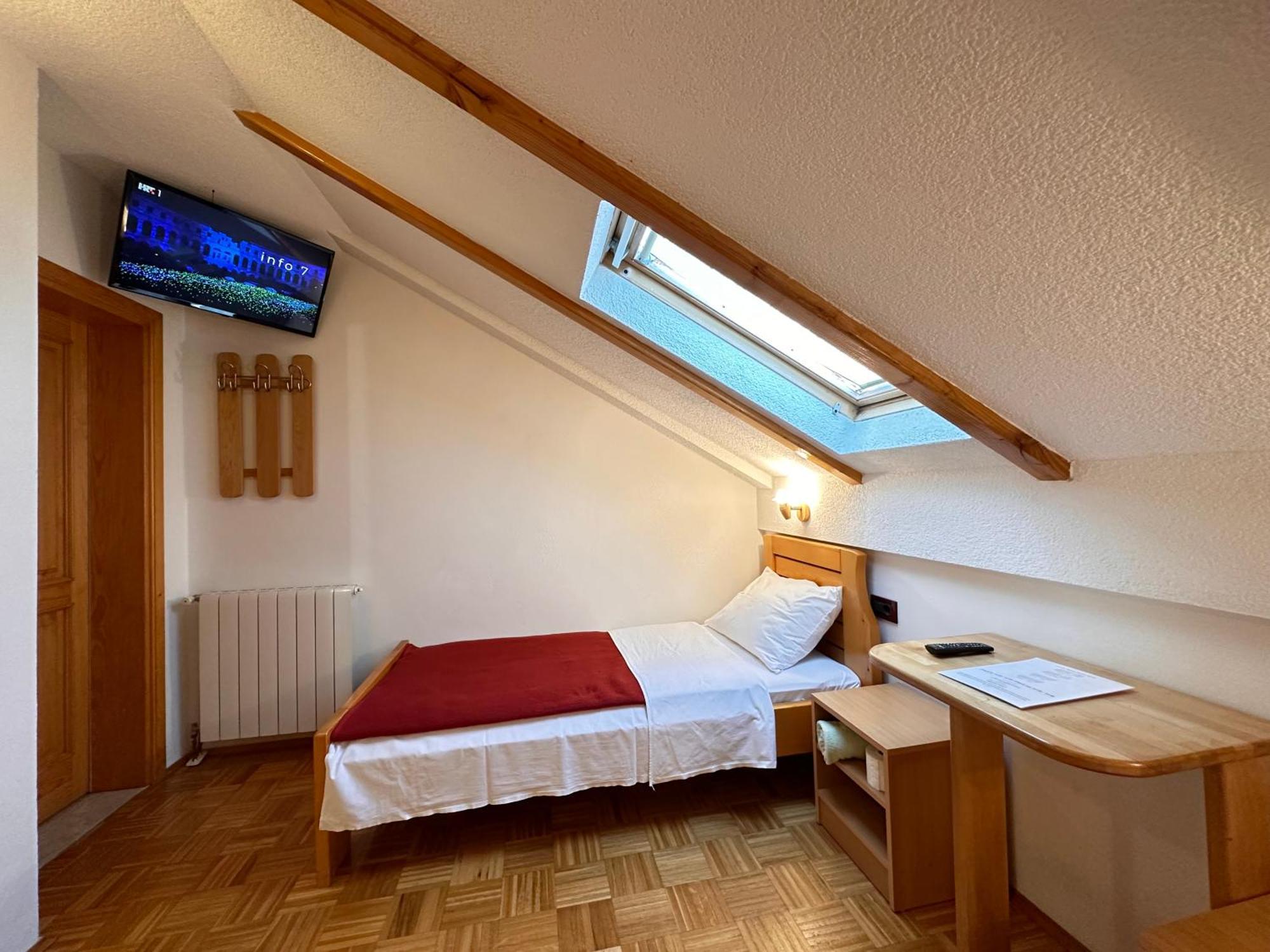 Apartman Miramare Otočac Екстериор снимка