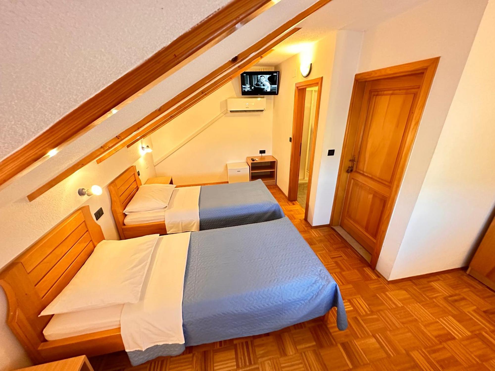 Apartman Miramare Otočac Екстериор снимка