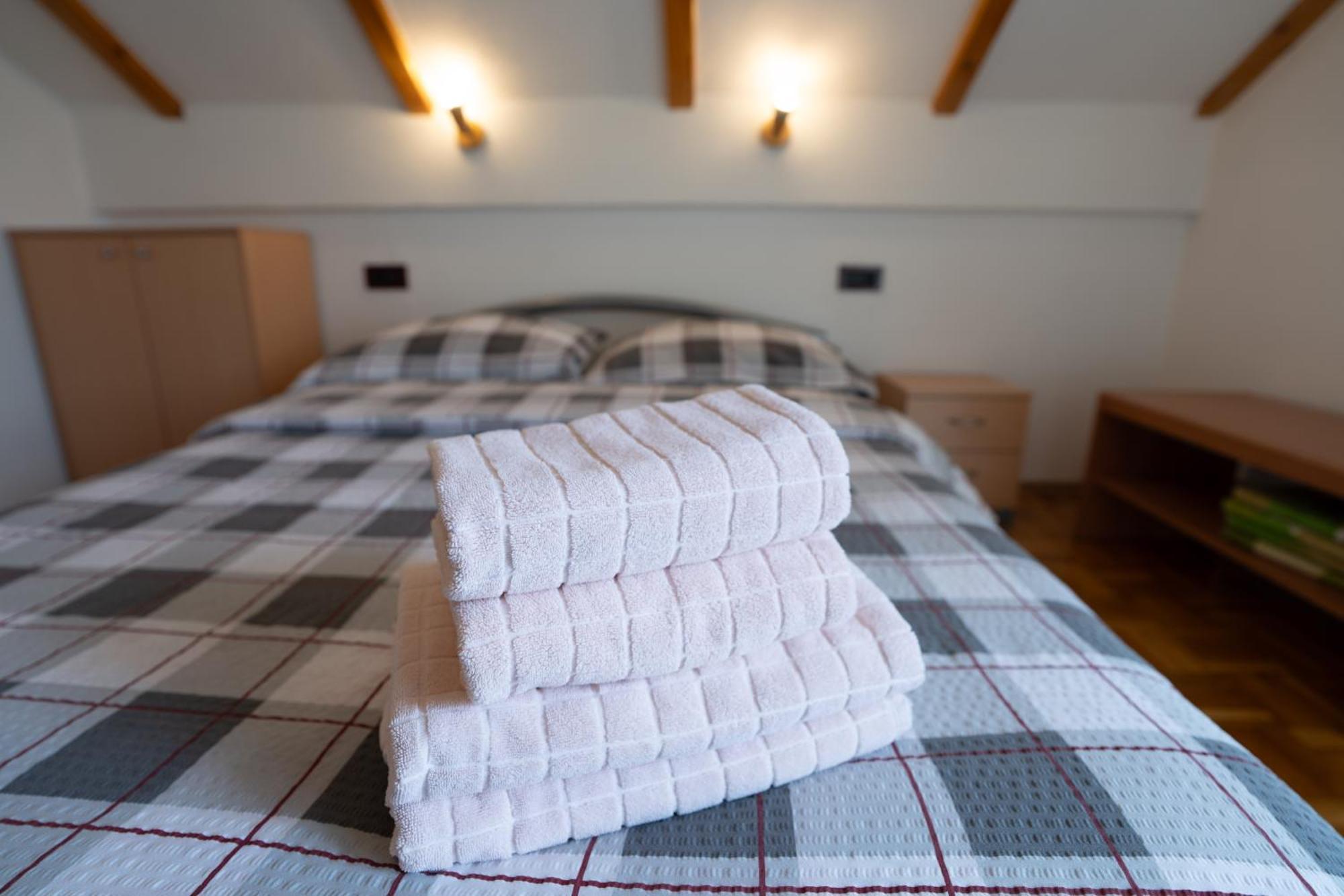 Apartman Miramare Otočac Екстериор снимка