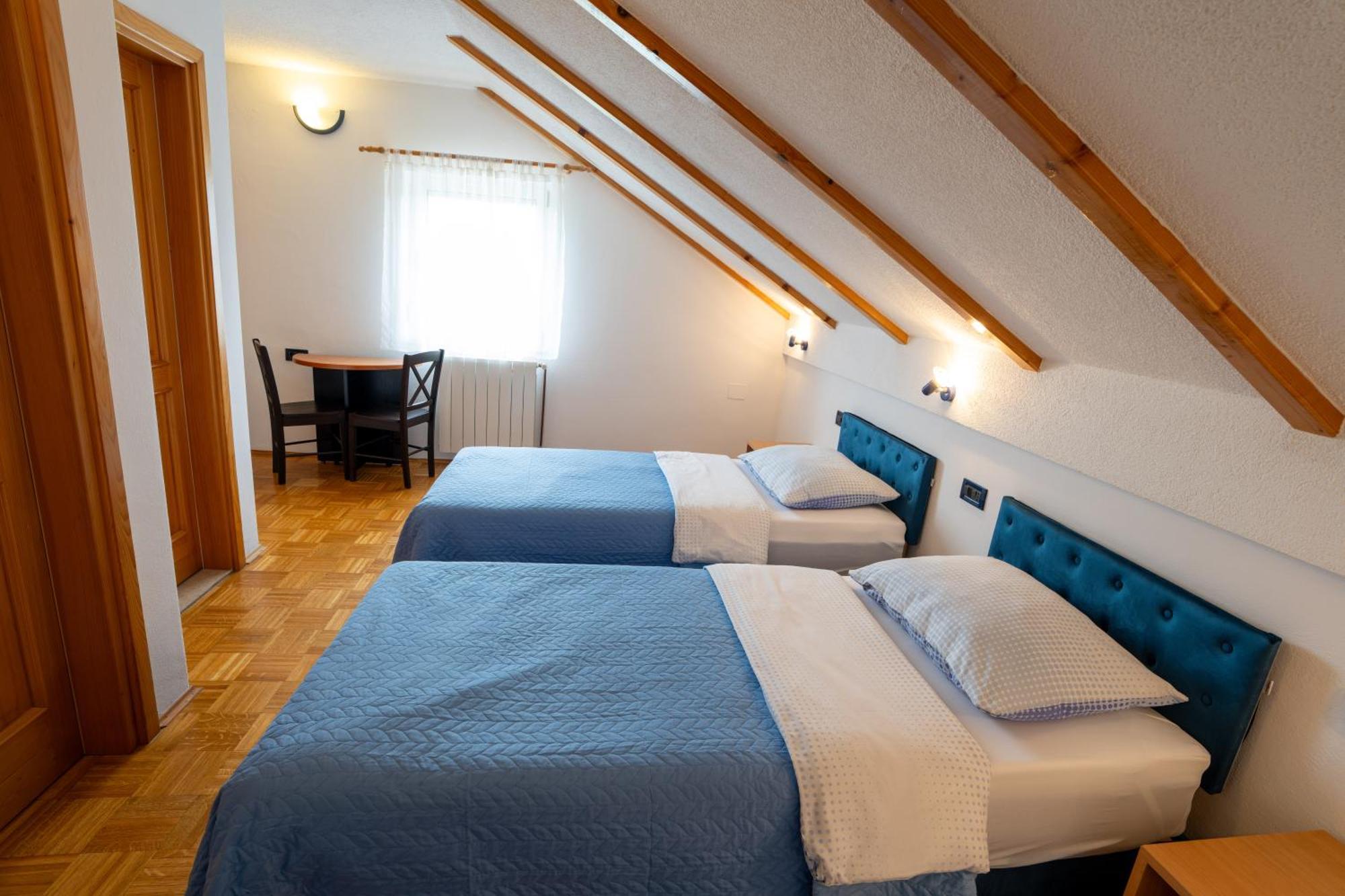 Apartman Miramare Otočac Екстериор снимка