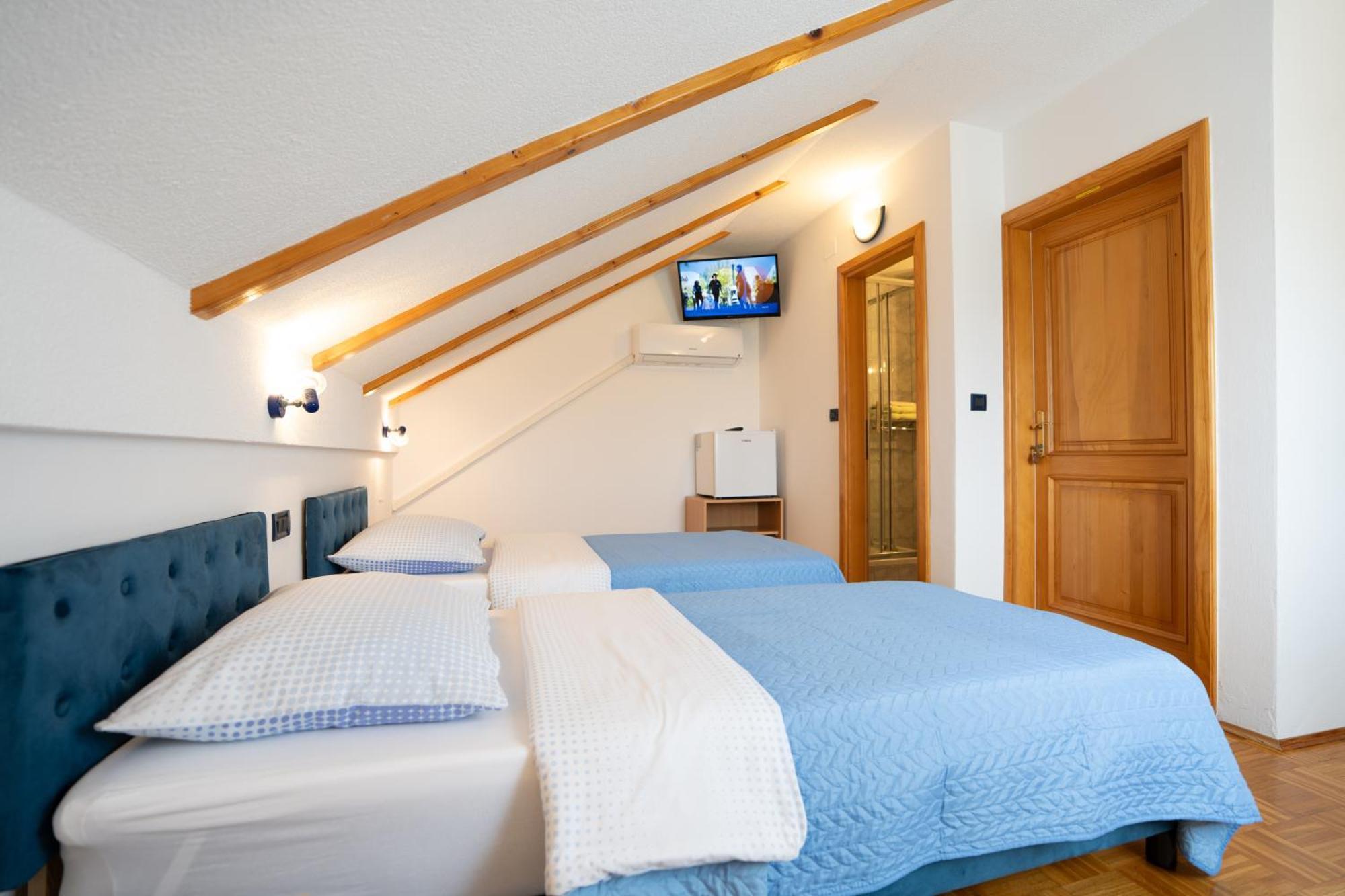 Apartman Miramare Otočac Екстериор снимка