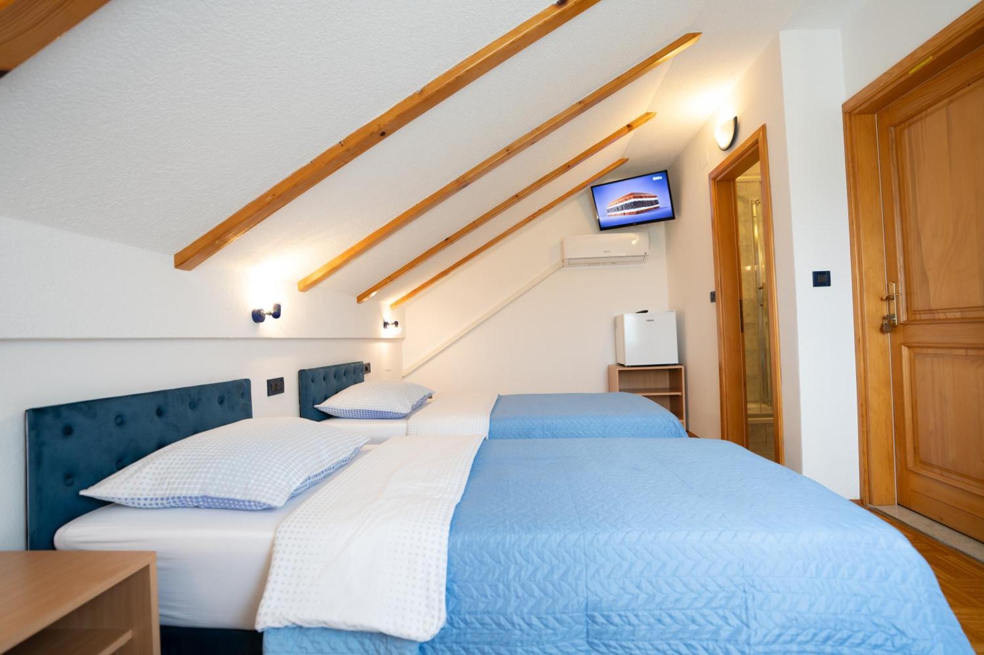 Apartman Miramare Otočac Екстериор снимка