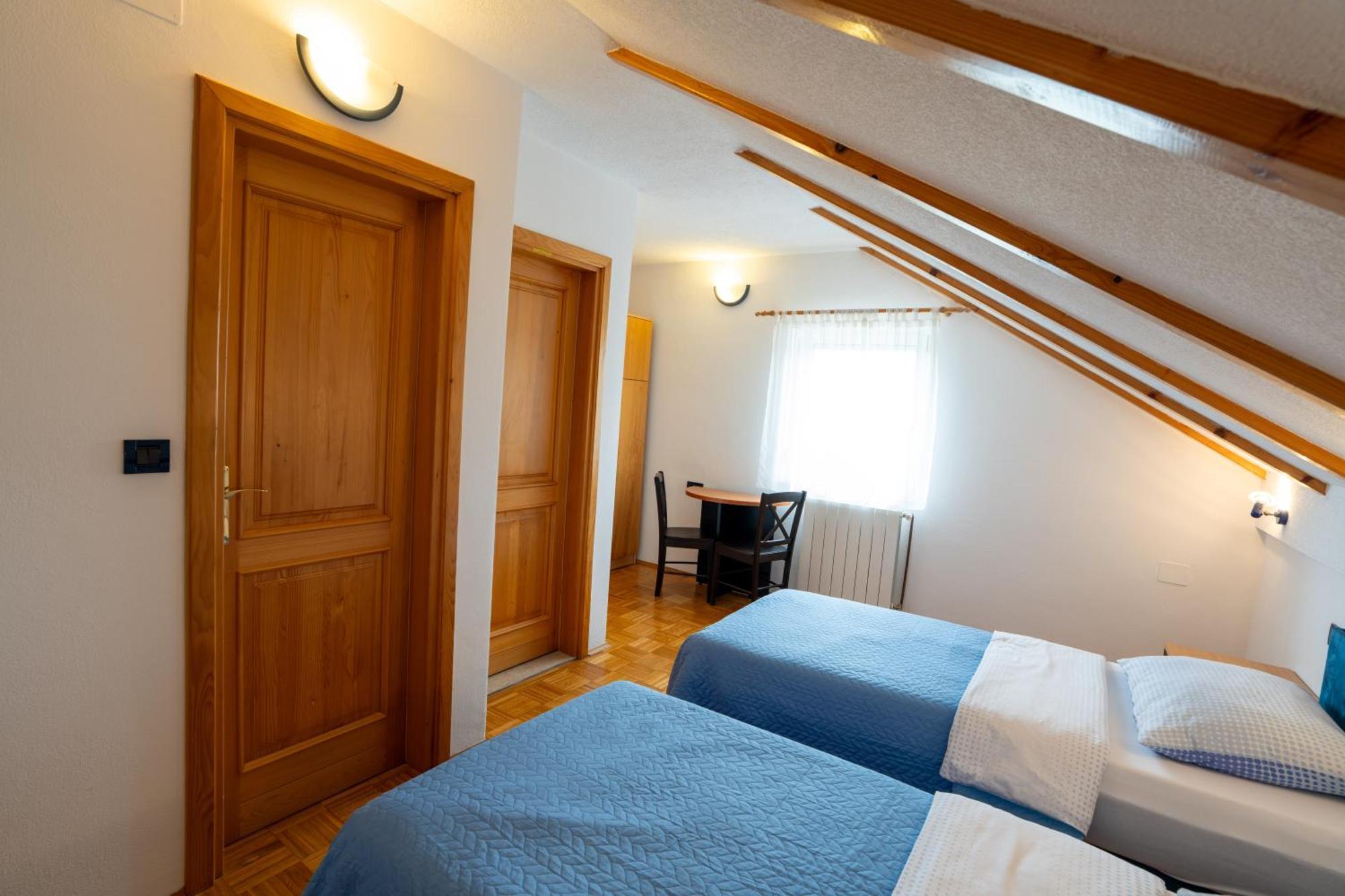 Apartman Miramare Otočac Екстериор снимка