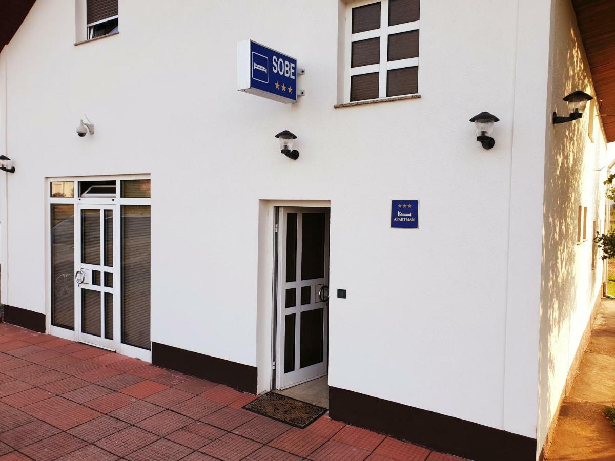 Apartman Miramare Otočac Екстериор снимка